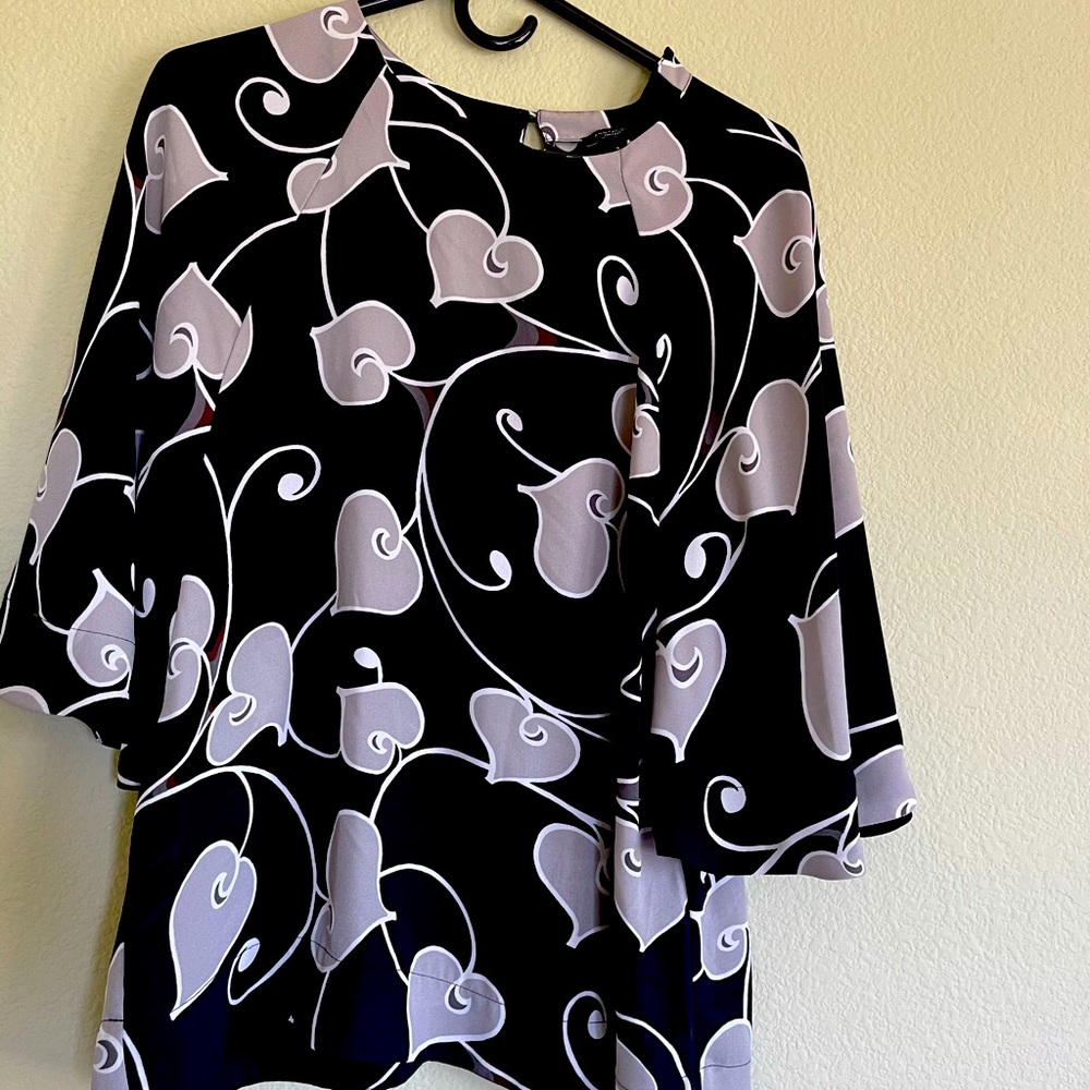Black printed top